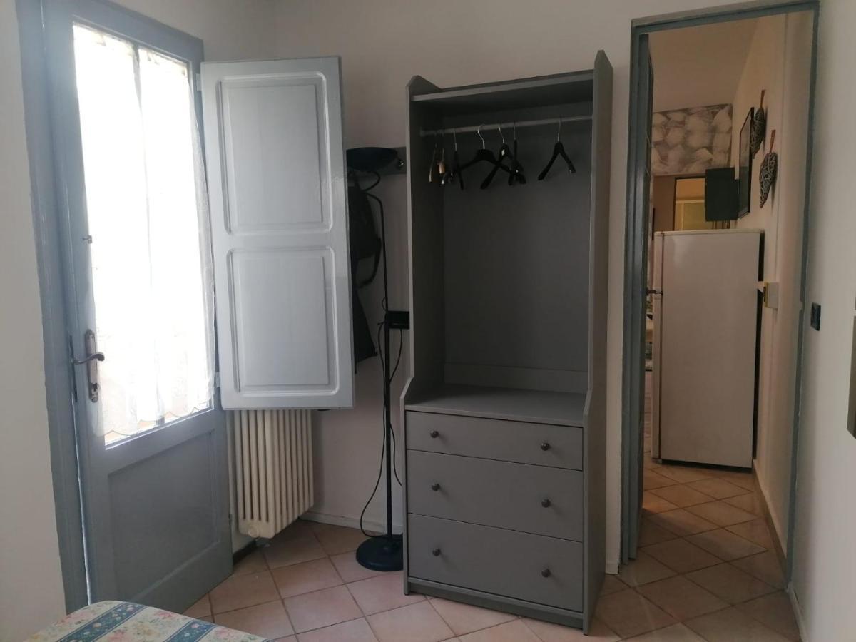 La Casina Giramondo Di Ele Viareggio Exterior foto